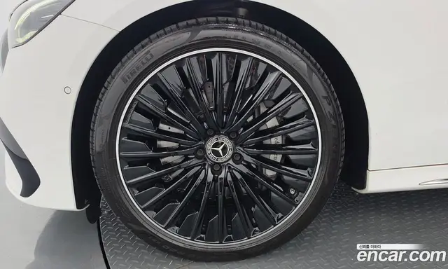 Mercedes-Benz E-Class 2024 2.0 автомат (гидро), миниатюра 5