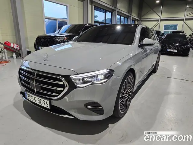 Mercedes-Benz E-Class 2025 3.0 автомат (гидро), миниатюра 3