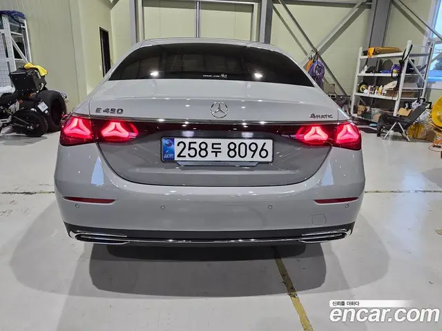 Mercedes-Benz E-Class 2025 3.0 автомат (гидро), миниатюра 4