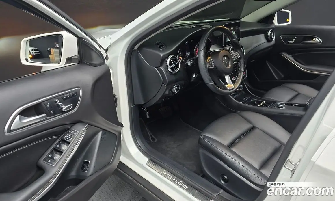 Mercedes-Benz GLA-Class 2018 2.0 автомат (гидро), фото 12