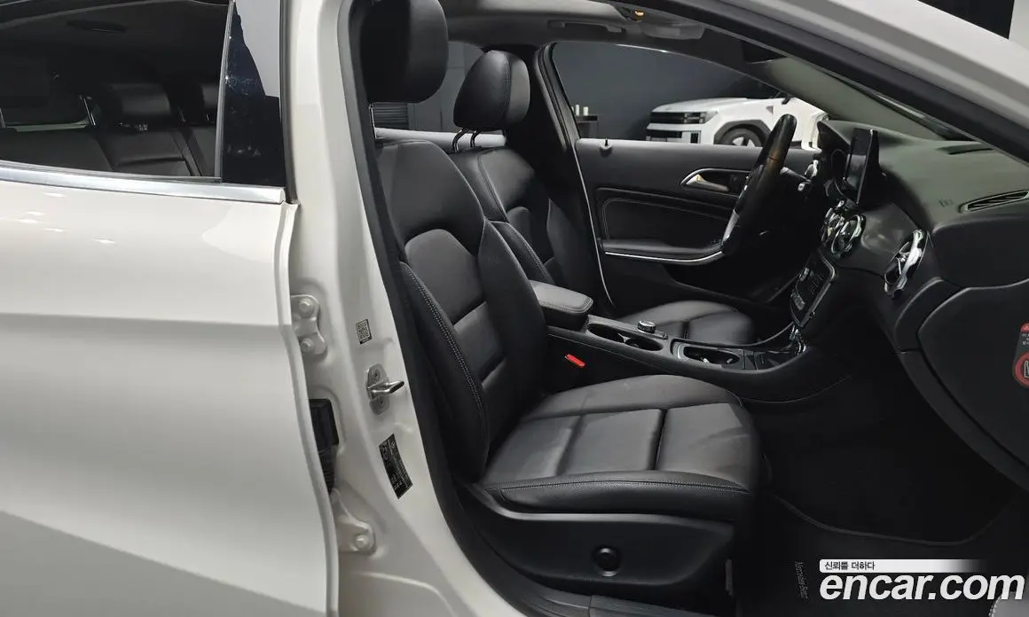 Mercedes-Benz GLA-Class 2018 2.0 автомат (гидро), фото 15