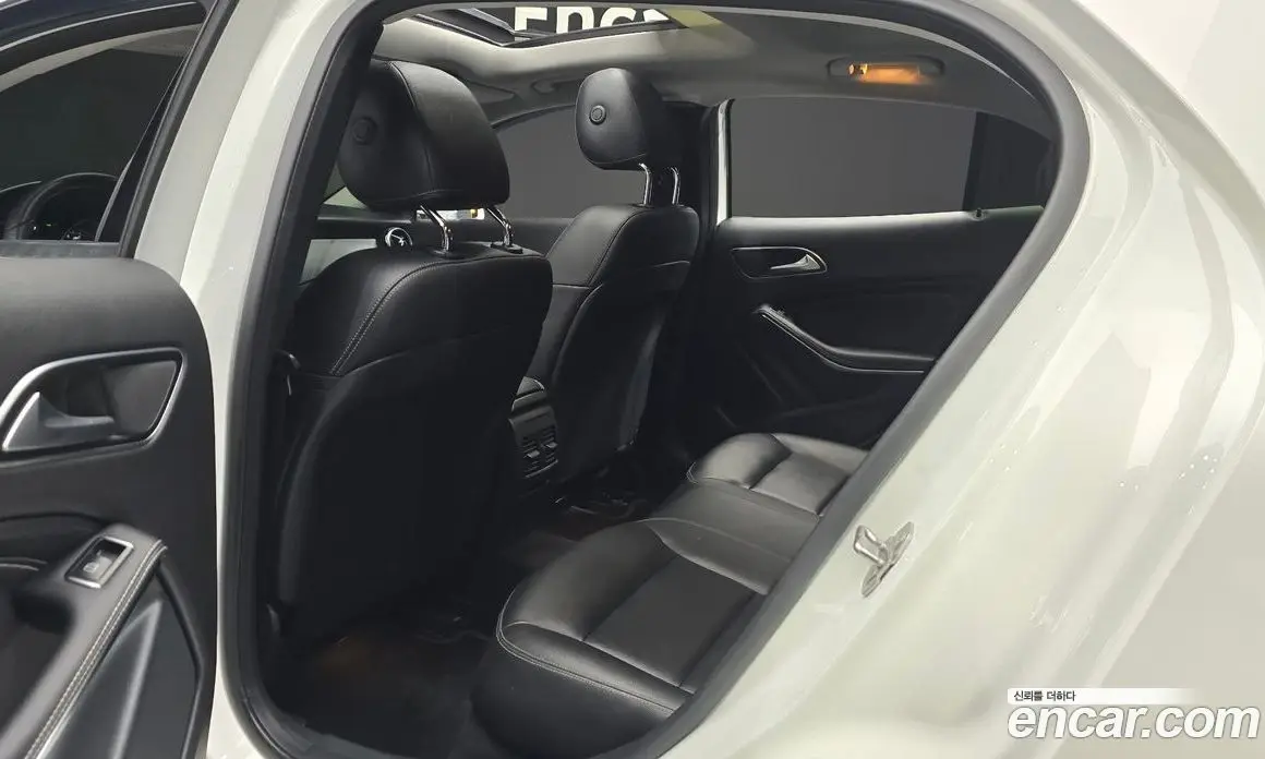 Mercedes-Benz GLA-Class 2018 2.0 автомат (гидро), фото 16