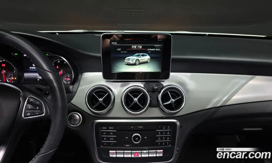 Mercedes-Benz GLA-Class 2018 2.0 автомат (гидро), фото 18