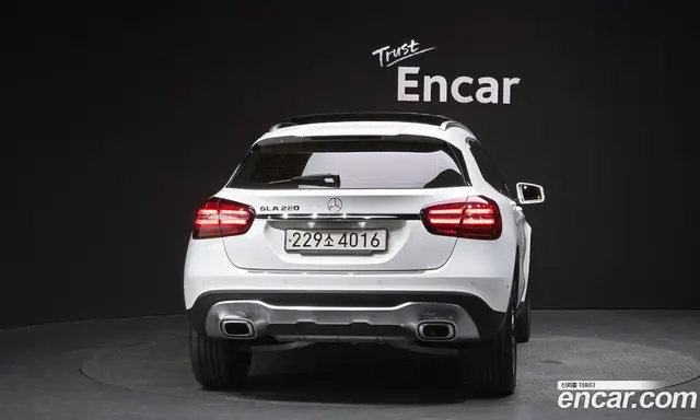Mercedes-Benz GLA-Class 2018 2.0 автомат (гидро), миниатюра 3