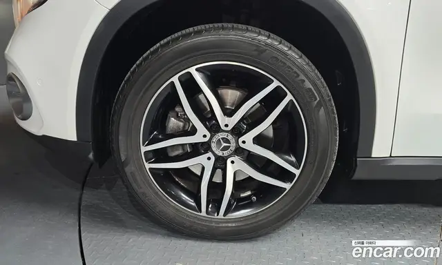 Mercedes-Benz GLA-Class 2018 2.0 автомат (гидро), миниатюра 4