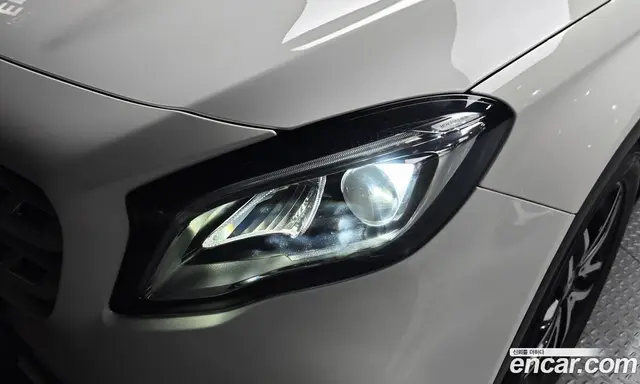 Mercedes-Benz GLA-Class 2018 2.0 автомат (гидро), миниатюра 7