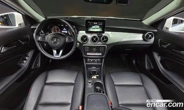 Mercedes-Benz GLA-Class 2018 2.0 автомат (гидро), миниатюра 9
