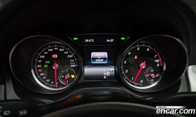 Mercedes-Benz GLA-Class 2018 2.0 автомат (гидро), миниатюра 10