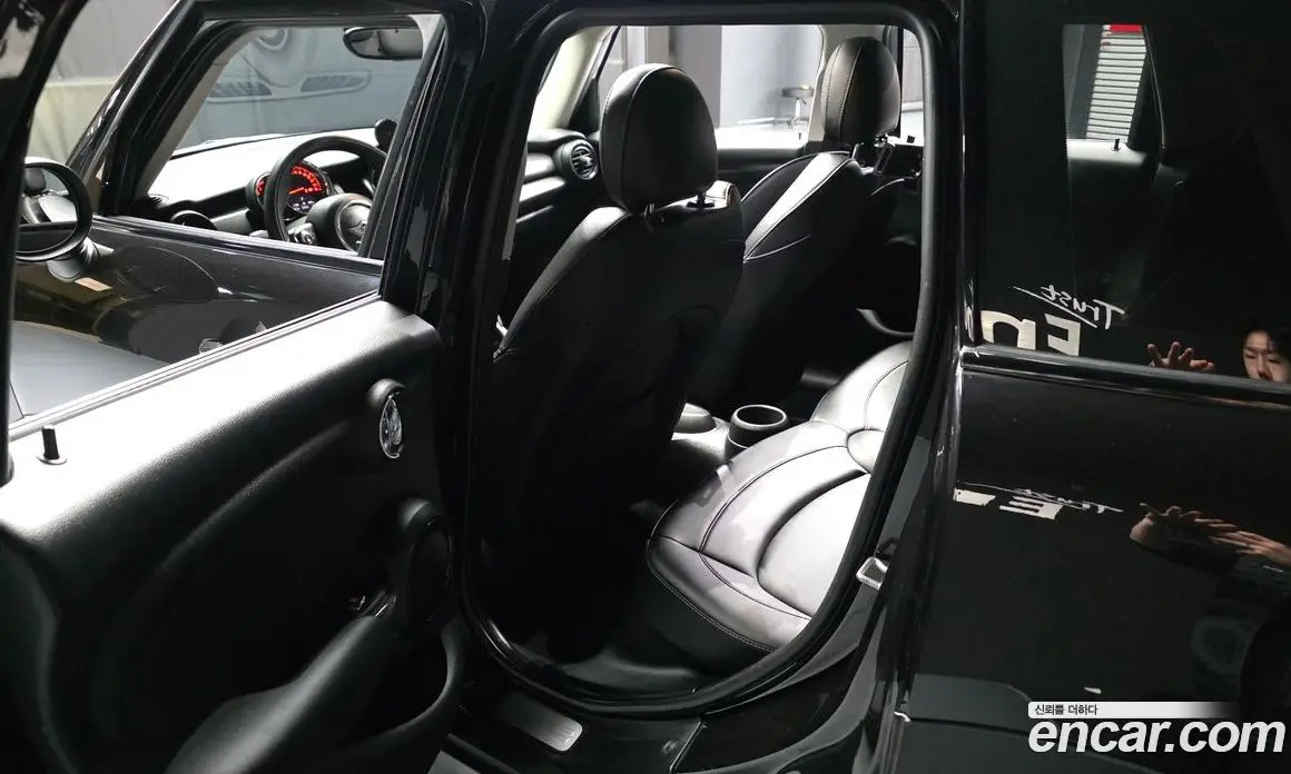 Mini Cooper 2017 1.5 автомат (гидро), фото 16 Mini Cooper 2017 1.5 автомат (гидро), фото 16