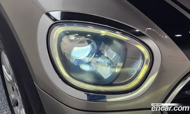Mini Countryman 2018 2.0 автомат (гидро), миниатюра 8