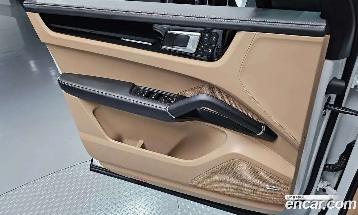 Porsche Cayenne 2023 3.0 автомат (гидро), фото 14