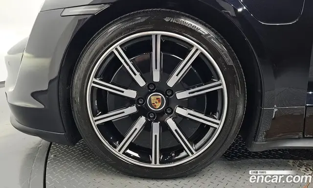 Porsche Taycan 2021 0.1 автомат (гидро), миниатюра 4