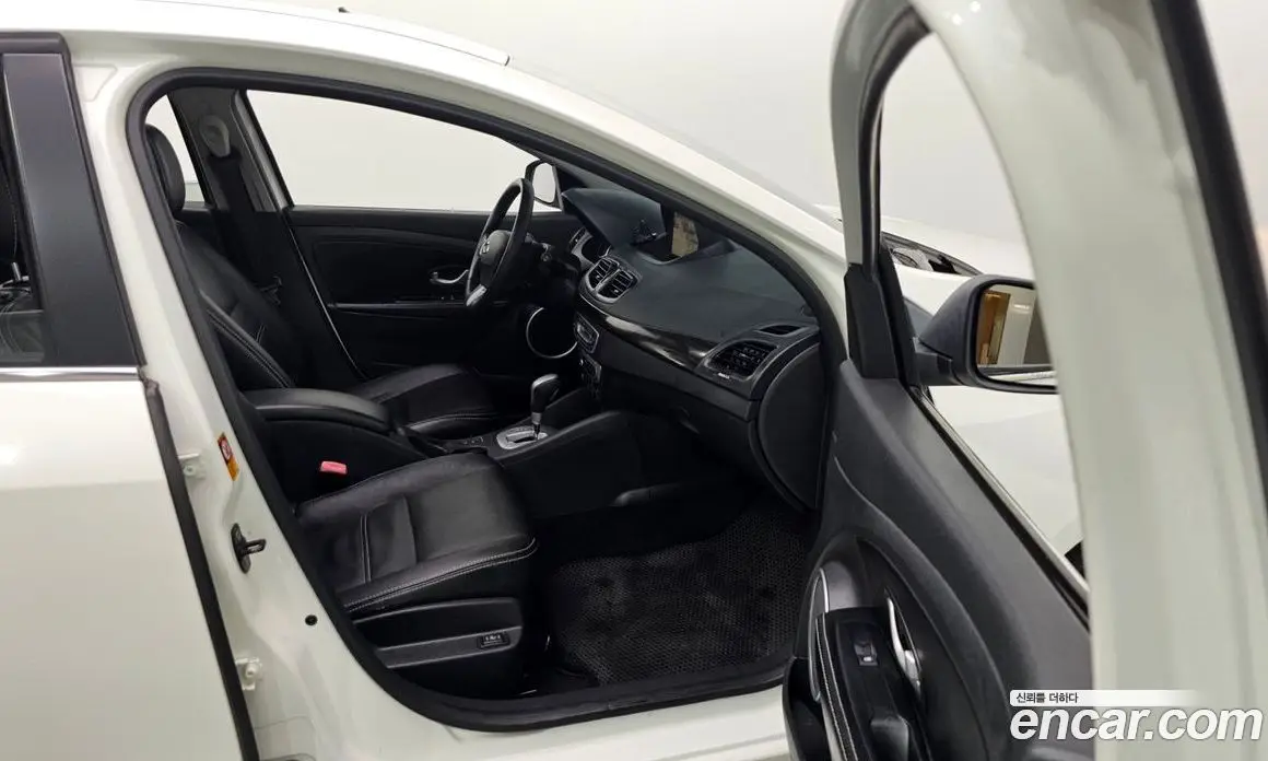Renault (Samsung) SM3 2013 1.6 автомат (гидро), фото 16 Renault (Samsung) SM3 2013 1.6 автомат (гидро), фото 16