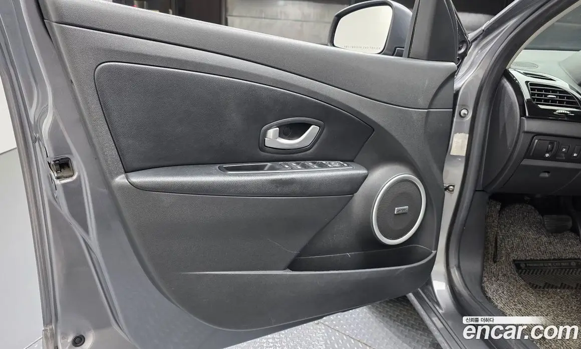 Renault (Samsung) SM3 2015 1.6 автомат (гидро), фото 13 Renault (Samsung) SM3 2015 1.6 автомат (гидро), фото 13