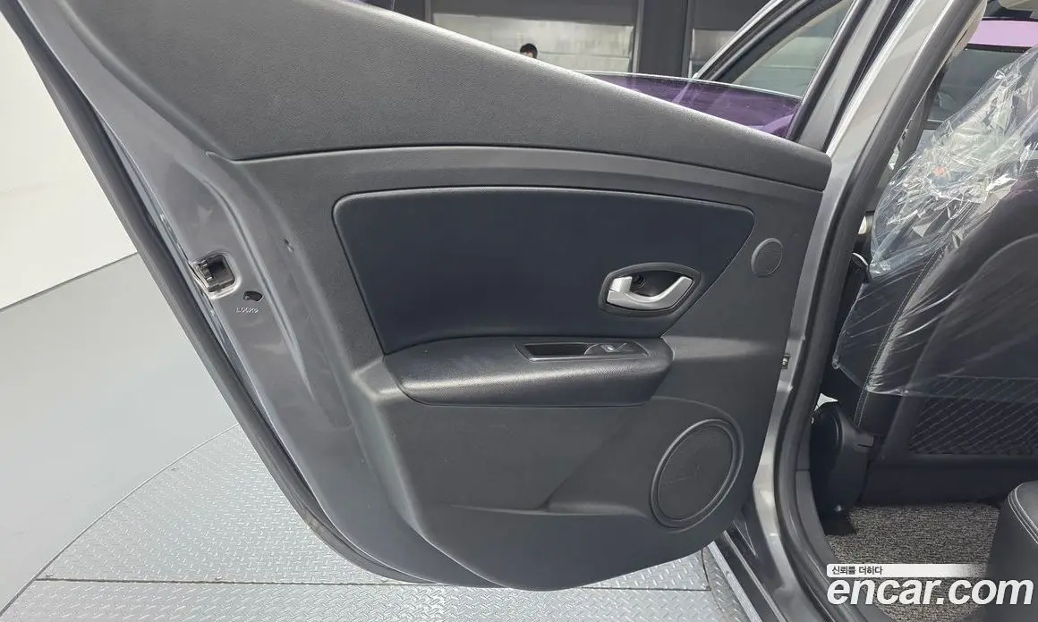 Renault (Samsung) SM3 2015 1.6 автомат (гидро), фото 14 Renault (Samsung) SM3 2015 1.6 автомат (гидро), фото 14