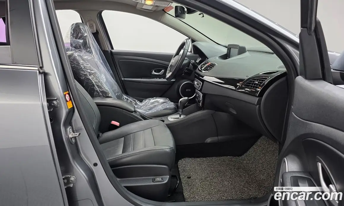 Renault (Samsung) SM3 2015 1.6 автомат (гидро), фото 15 Renault (Samsung) SM3 2015 1.6 автомат (гидро), фото 15