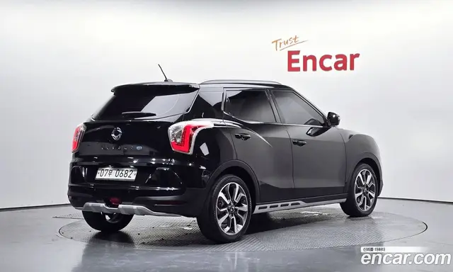 SsangYong TIBOLI, 2015, 121 216 км