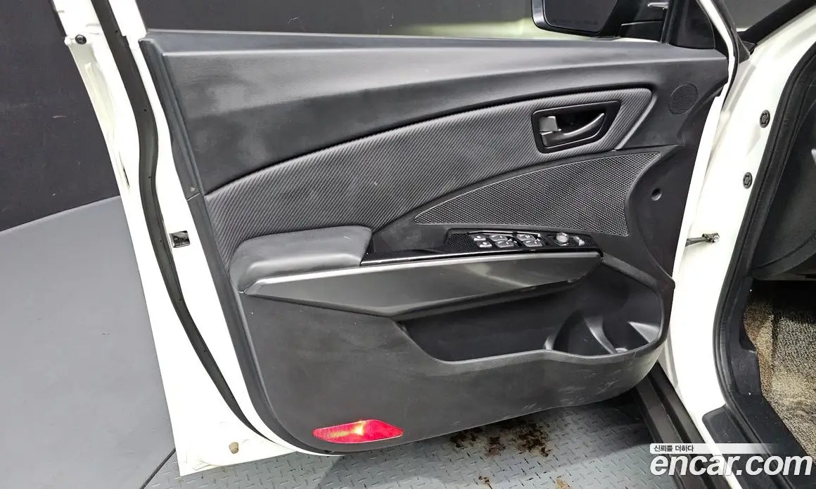 SsangYong TIBOLI 2020 1.5 автомат (гидро), фото 14 SsangYong TIBOLI 2020 1.5 автомат (гидро), фото 14