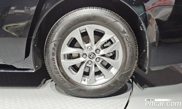 Toyota Sienna 2024 2.5 автомат (гидро), миниатюра 7