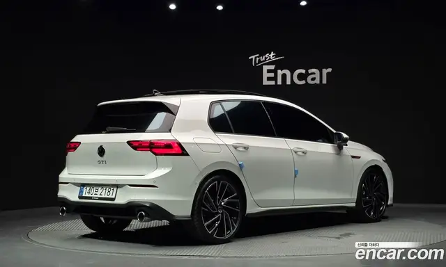 Volkswagen Golf 2024 2.0 автомат (гидро), миниатюра 2