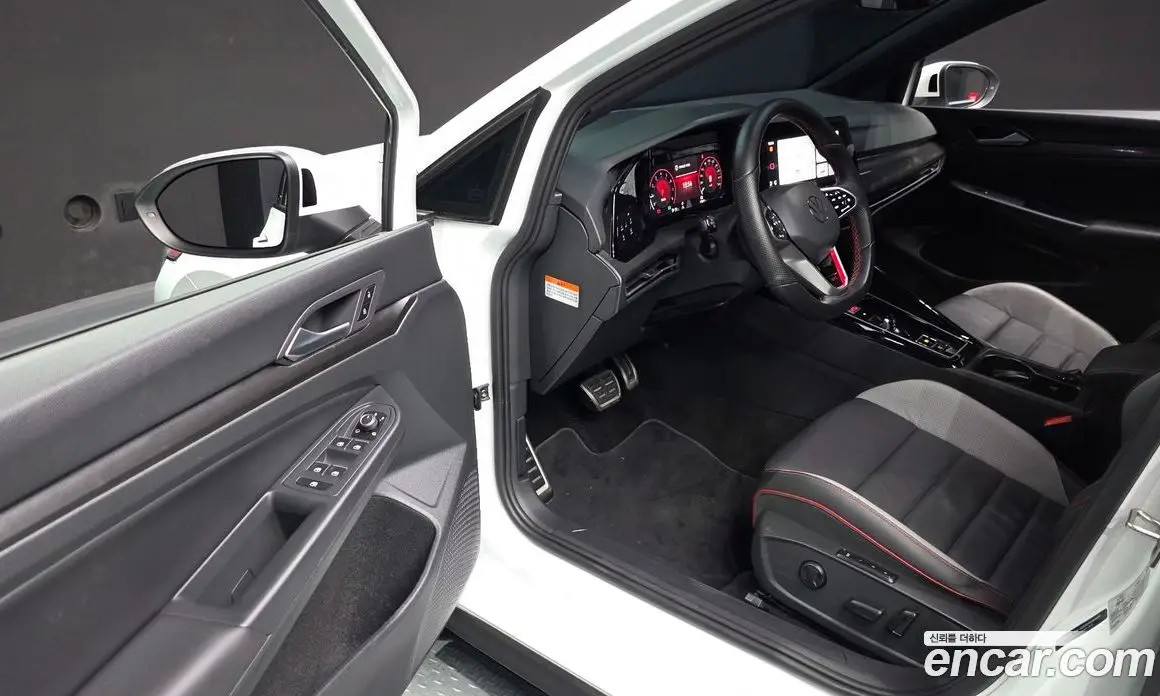 Volkswagen Golf 2024 2.0 автомат (гидро), фото 13