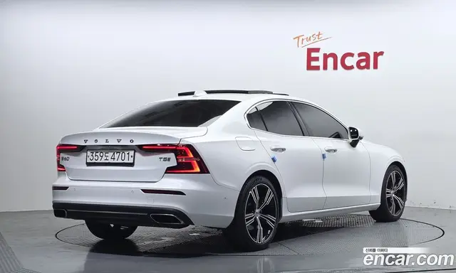 Volvo S60 2020 2.0 автомат (гидро), миниатюра 2
