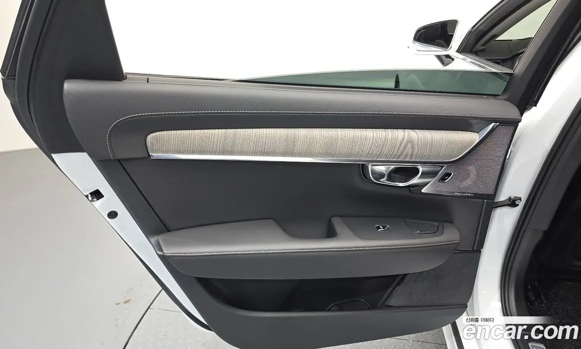 Volvo S90 2025 2.0 автомат (гидро), фото 15