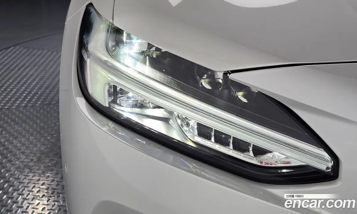 Volvo S90 2025 2.0 автомат (гидро), фото 8