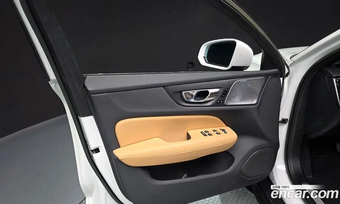Volvo V60 2022 2.0 автомат (гидро), фото 14