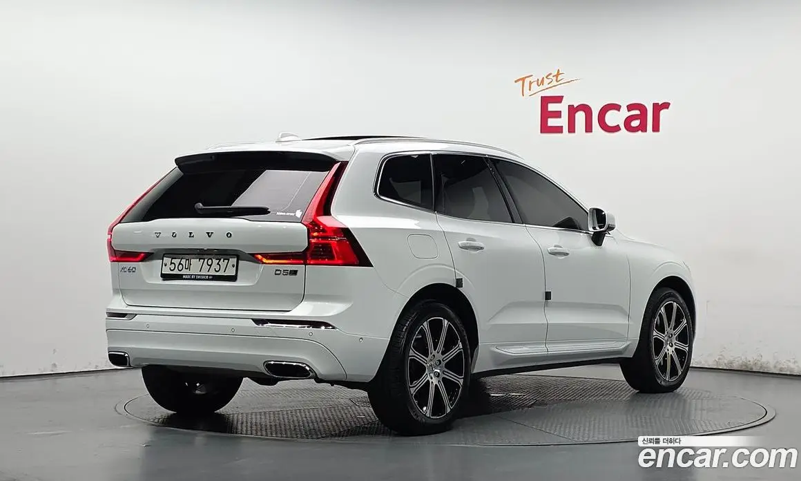 Volvo XC60 2018 2.0 автомат (гидро), фото 2 Volvo XC60 2018 2.0 автомат (гидро), фото 2