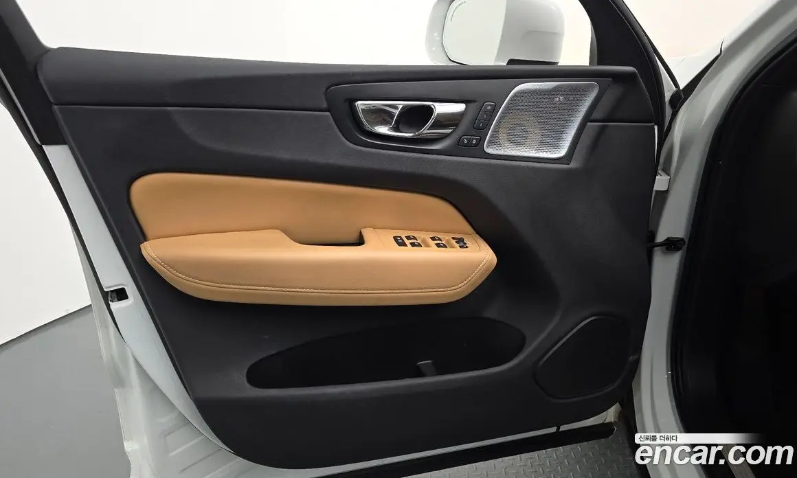 Volvo XC60 2018 2.0 автомат (гидро), фото 14 Volvo XC60 2018 2.0 автомат (гидро), фото 14