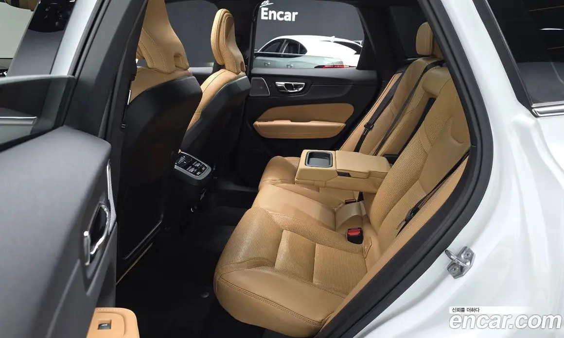 Volvo XC60 2018 2.0 автомат (гидро), фото 16 Volvo XC60 2018 2.0 автомат (гидро), фото 16