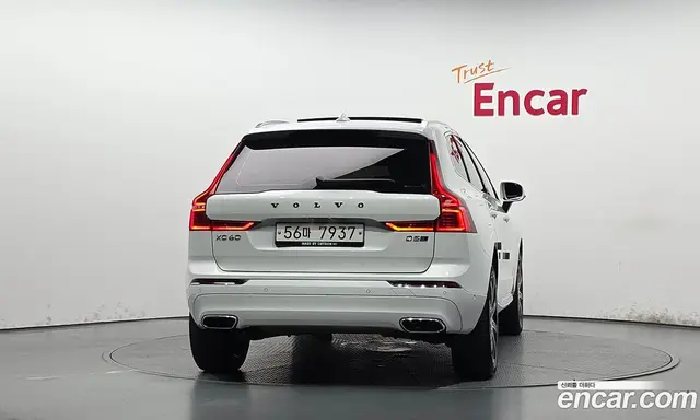Volvo XC60 2018 2.0 автомат (гидро), миниатюра 4 Volvo XC60 2018 2.0 автомат (гидро), миниатюра 4
