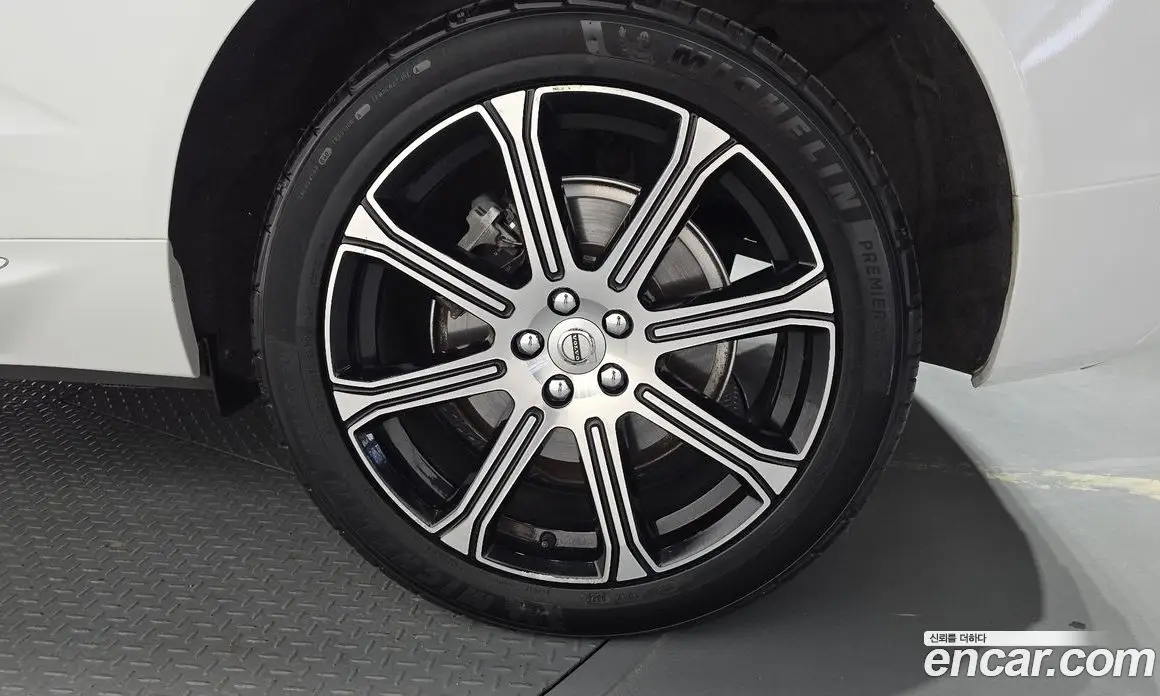 Volvo XC60 2018 2.0 автомат (гидро), фото 7 Volvo XC60 2018 2.0 автомат (гидро), фото 7