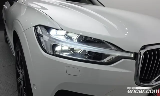 Volvo XC60 2018 2.0 автомат (гидро), миниатюра 8 Volvo XC60 2018 2.0 автомат (гидро), миниатюра 8