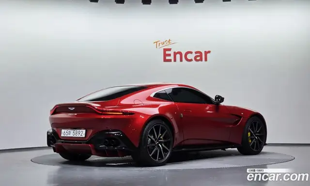 Aston Martin Vantage 2019 4.0 автомат (гидро), миниатюра 2