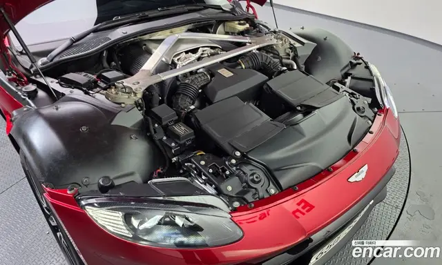 Aston Martin Vantage 2019 4.0 автомат (гидро), миниатюра 6