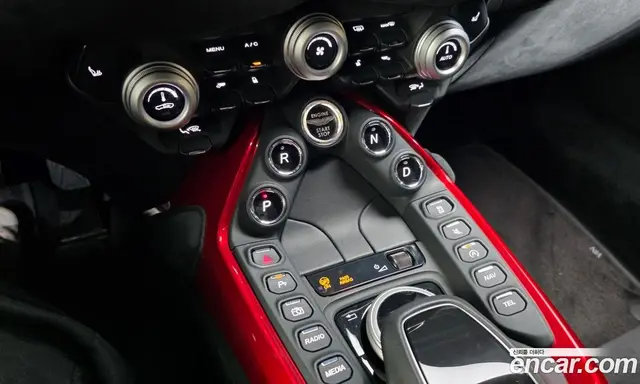 Aston Martin Vantage 2019 4.0 автомат (гидро), миниатюра 9