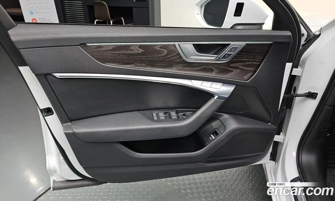 Audi A6 2019 2.0 автомат (гидро), фото 13