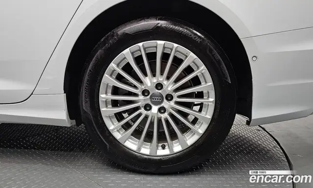 Audi A6 2019 2.0 автомат (гидро), миниатюра 6