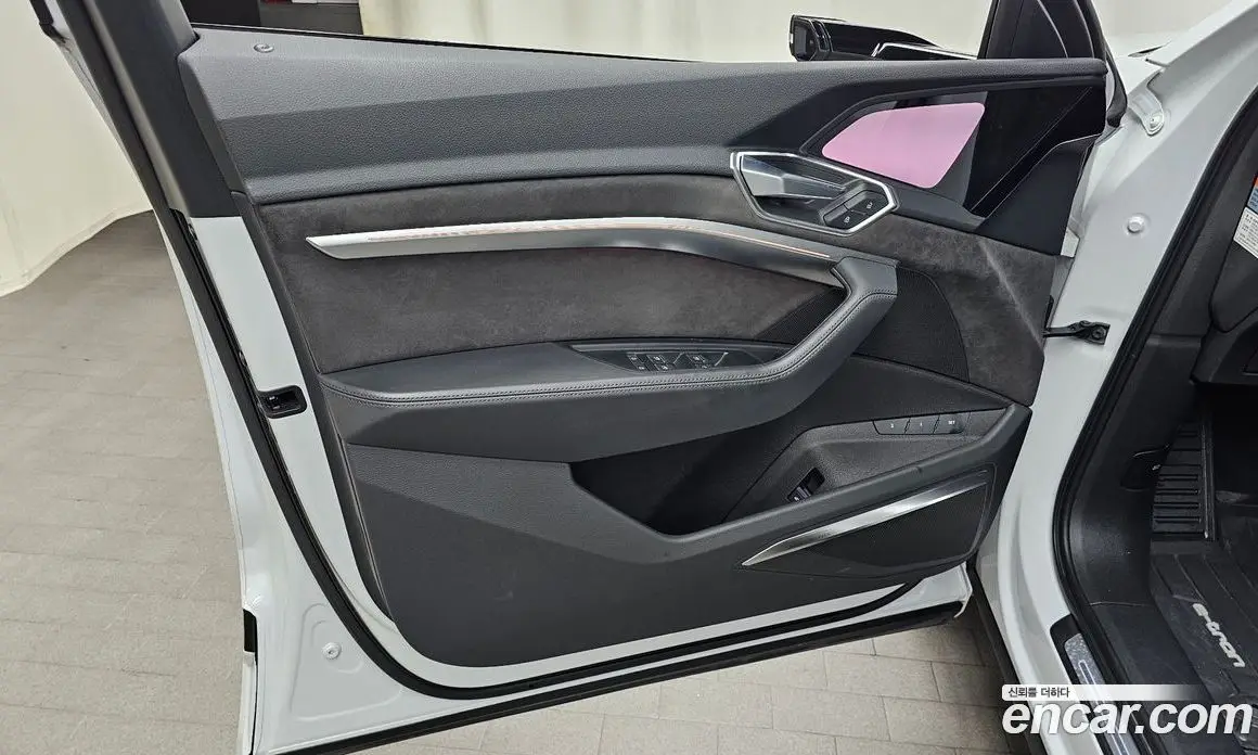 Audi e-tron 2021 0.2 автомат (гидро), фото 13