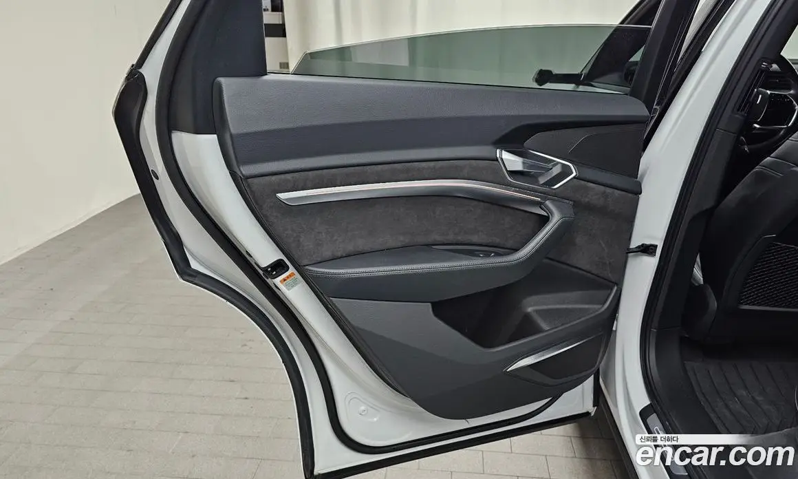 Audi e-tron 2021 0.2 автомат (гидро), фото 14