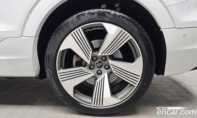 Audi e-tron 2021 0.2 автомат (гидро), миниатюра 6