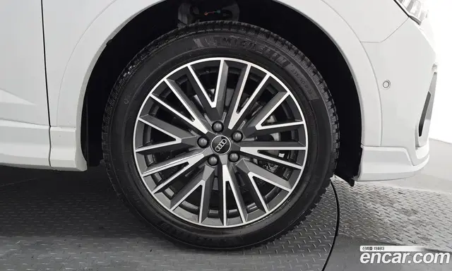 Audi Q3 2024 2.0 автомат (гидро), миниатюра 7 Audi Q3 2024 2.0 автомат (гидро), миниатюра 7