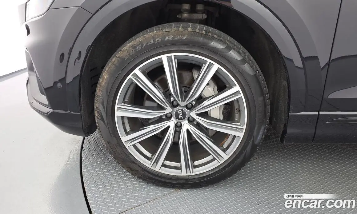 Audi Q8 2021 3.0 автомат (гидро), фото 4 Audi Q8 2021 3.0 автомат (гидро), фото 4