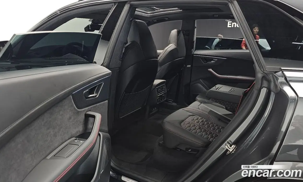 Audi RSQ8 2025 4.0 автомат (гидро), фото 18