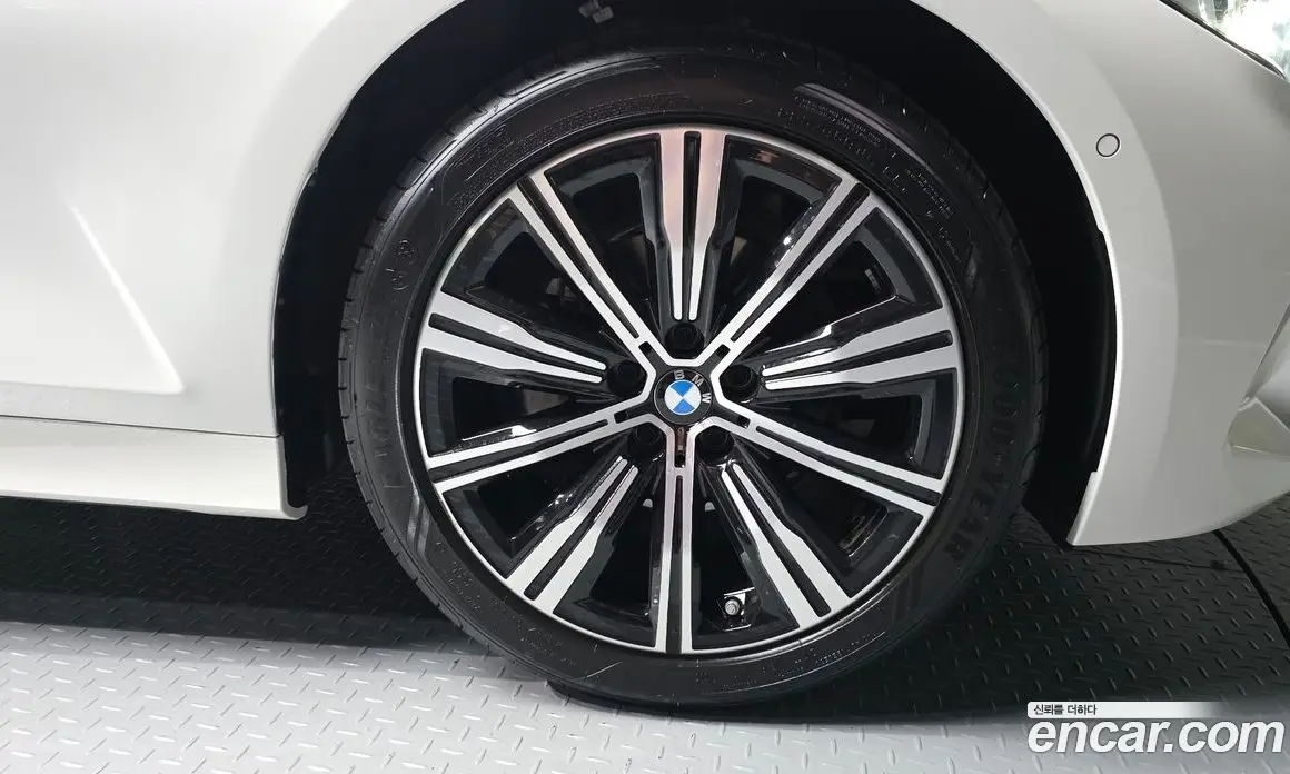 BMW 3 серия 2025 2.0 автомат (гидро), фото 7