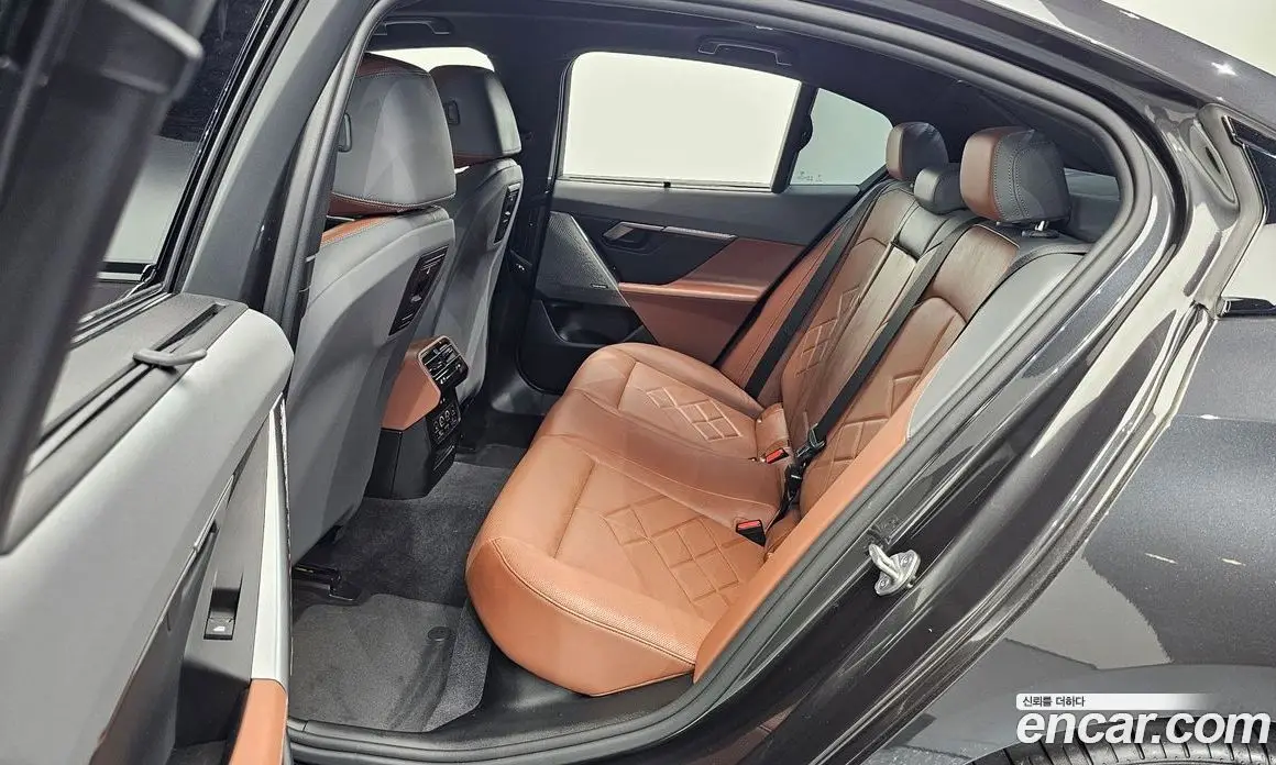 BMW 5 серия 2023 2.0 автомат (гидро), фото 17 BMW 5 серия 2023 2.0 автомат (гидро), фото 17