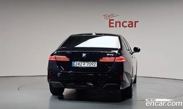 BMW 5 серия 2024 2.0 автомат (гидро), миниатюра 3