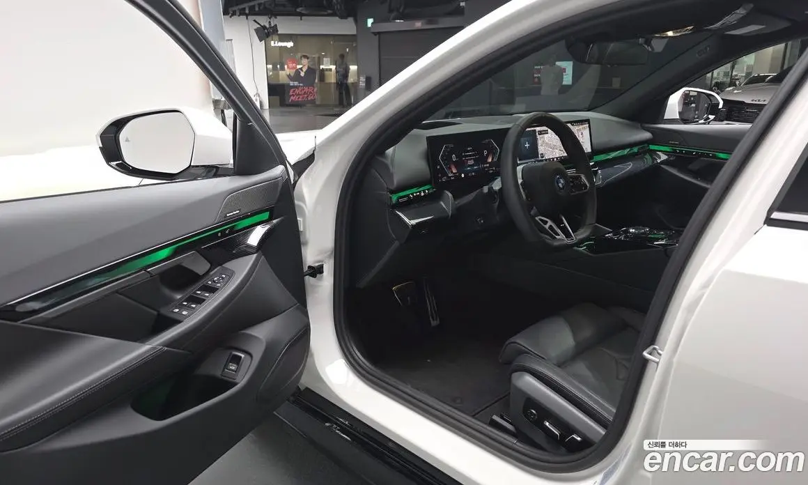 BMW 5 серия 2025 2.0 автомат (гидро), фото 12 BMW 5 серия 2025 2.0 автомат (гидро), фото 12